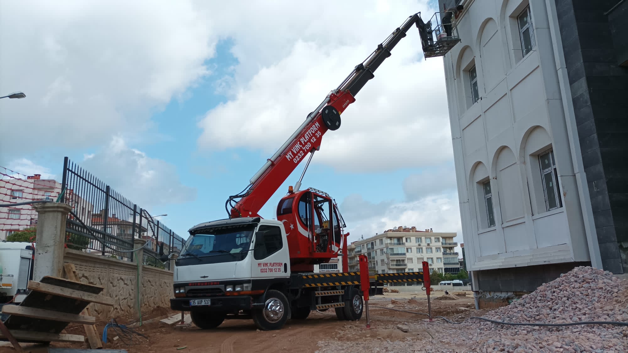  Sepetli Vinç Kiralama Bornova| Kiralık Vinç İzmir & Platform Hizmeti – MY Nakliyat