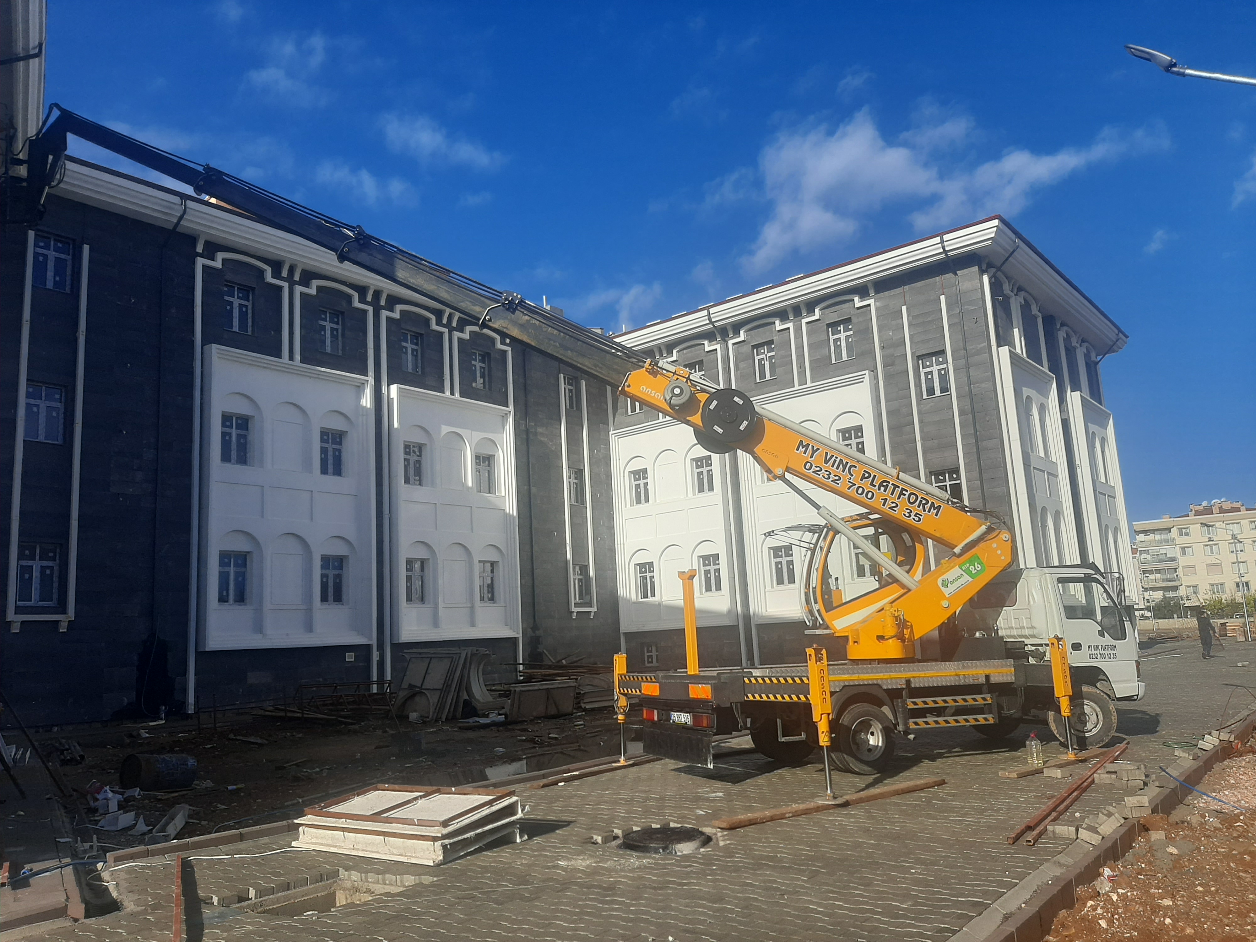 Gaziemir Sepetli Vinç Kiralama | Profesyonel Vinç Hizmeti